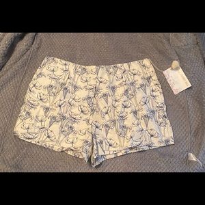 Johnny was white lillies skort